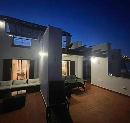 Exclusive Luxury Frontline Penthouse Del Mar - Estepona Lejlighed *