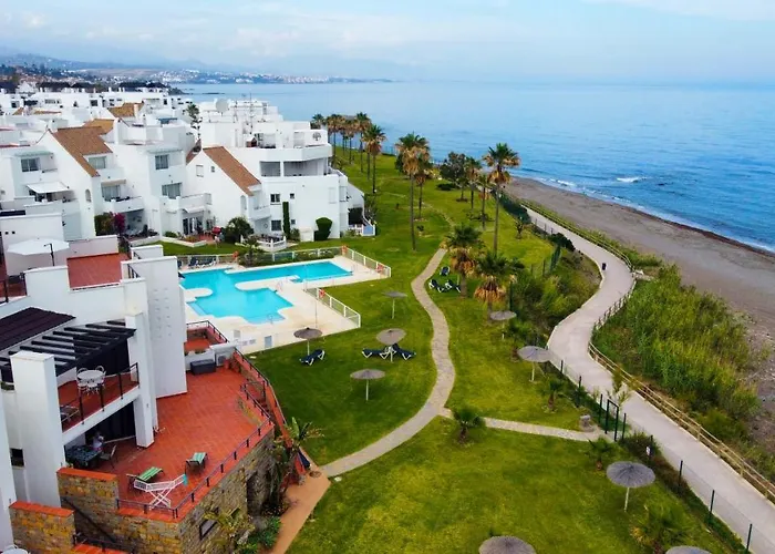 Exclusive Luxury Frontline Penthouse Del Mar - Estepona 아파트