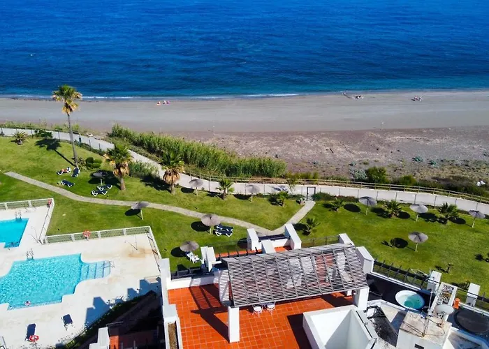 Exclusive Luxury Frontline Penthouse Del Mar - Estepona *