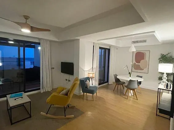 아파트 Exclusive Luxury Frontline Penthouse Del Mar - Estepona 카사레스